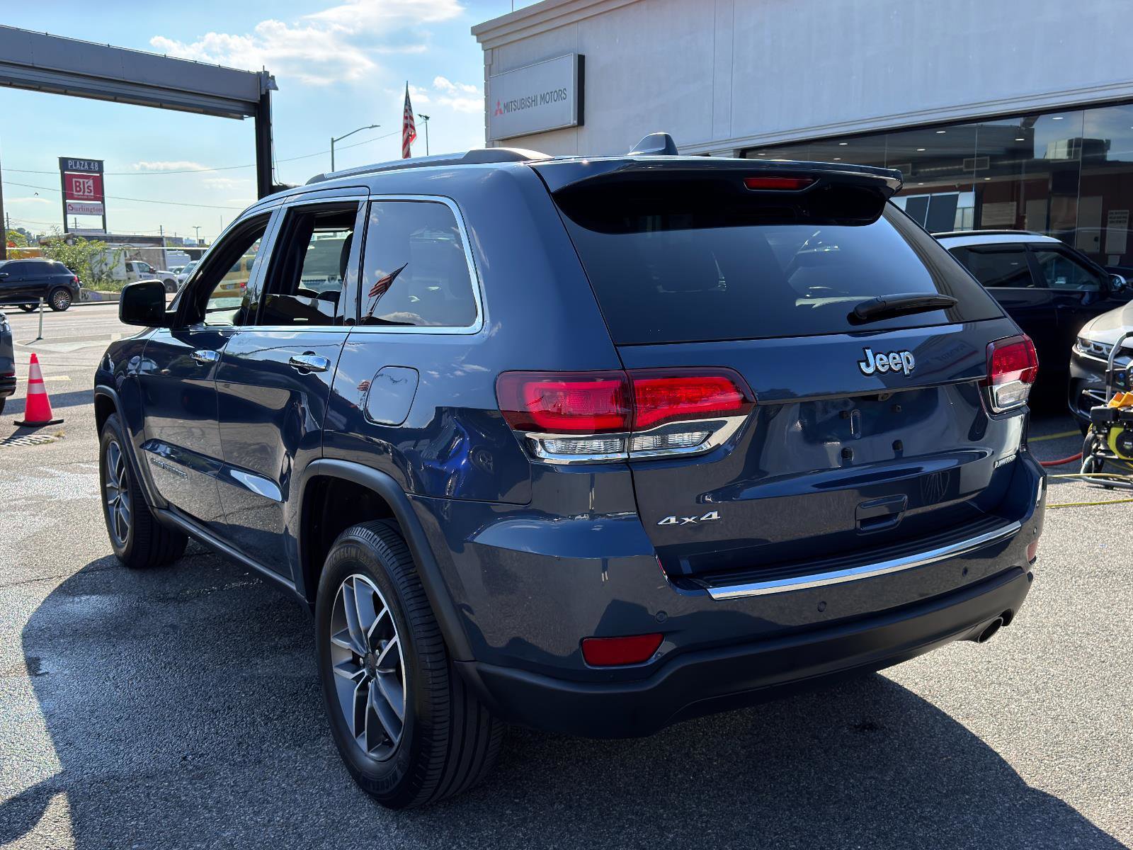 Used 2021 Jeep Grand Cherokee Limited image 6