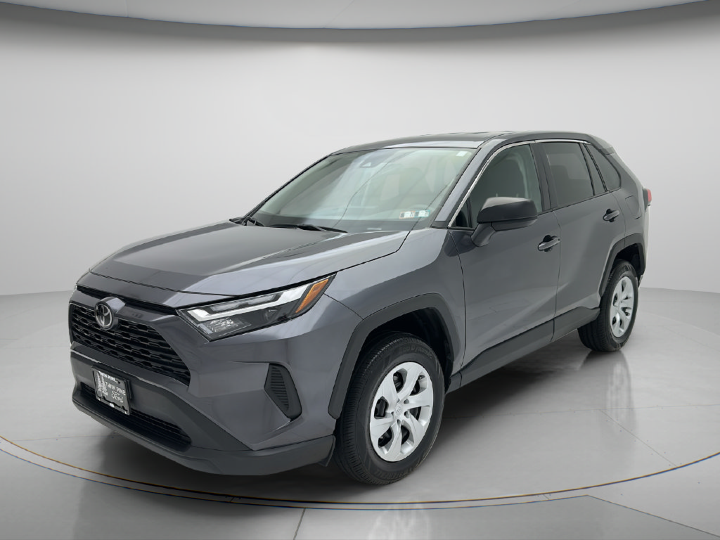 Used 2025 Toyota RAV4 LE AWD/4WD image 3