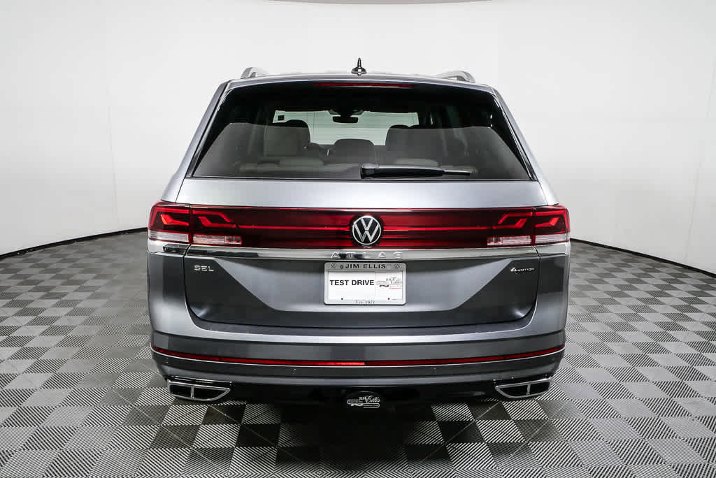 Certified 2025 Volkswagen Atlas SEL Premium R-Line image 30