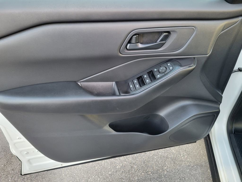 Certified 2025 Nissan Rogue S image 15