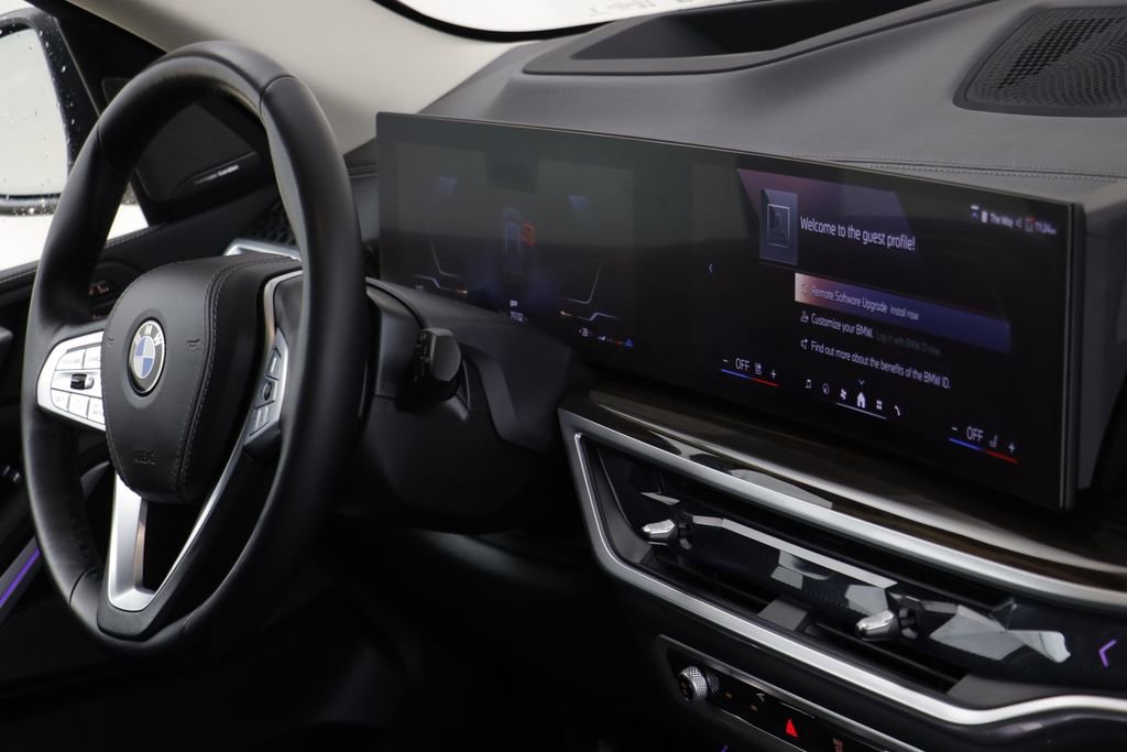 Certified 2024 BMW X7 xDrive40i w/ Executive Package image 23