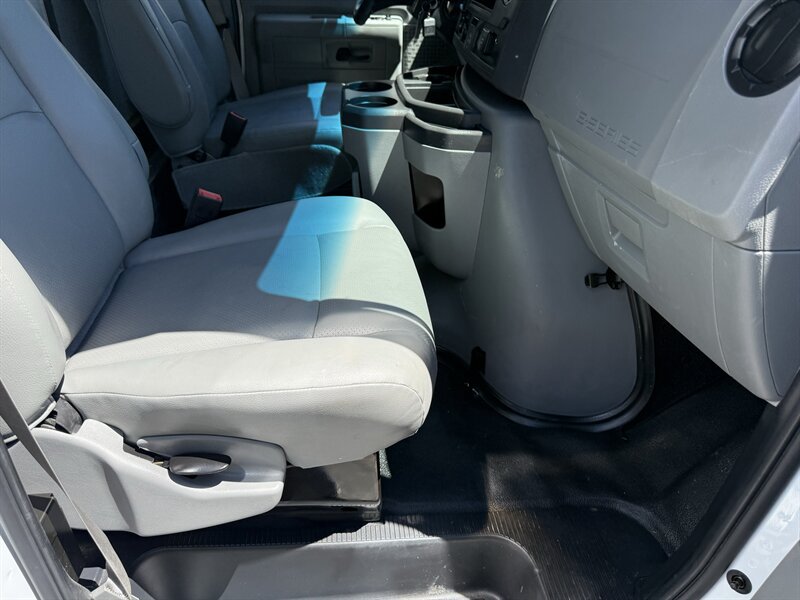 Used 2025 Ford E-450 and Econoline 450 Super Duty w/ Power Equipment Group RWD image 7
