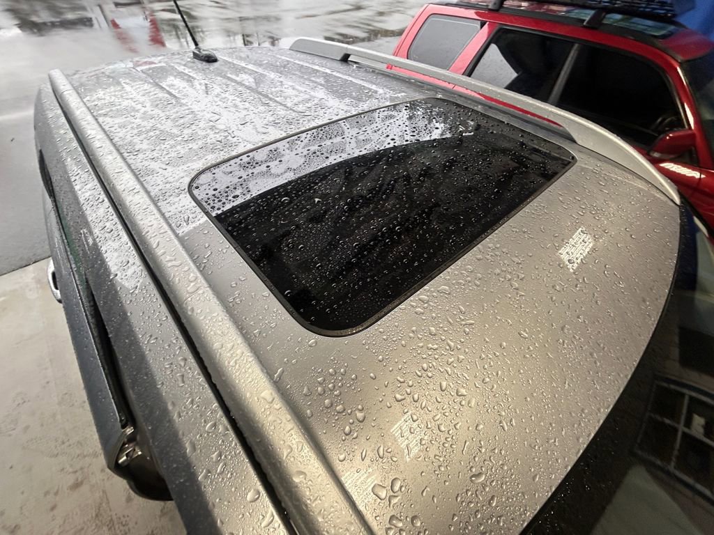 Certified 2025 Hyundai Venue SEL image 28