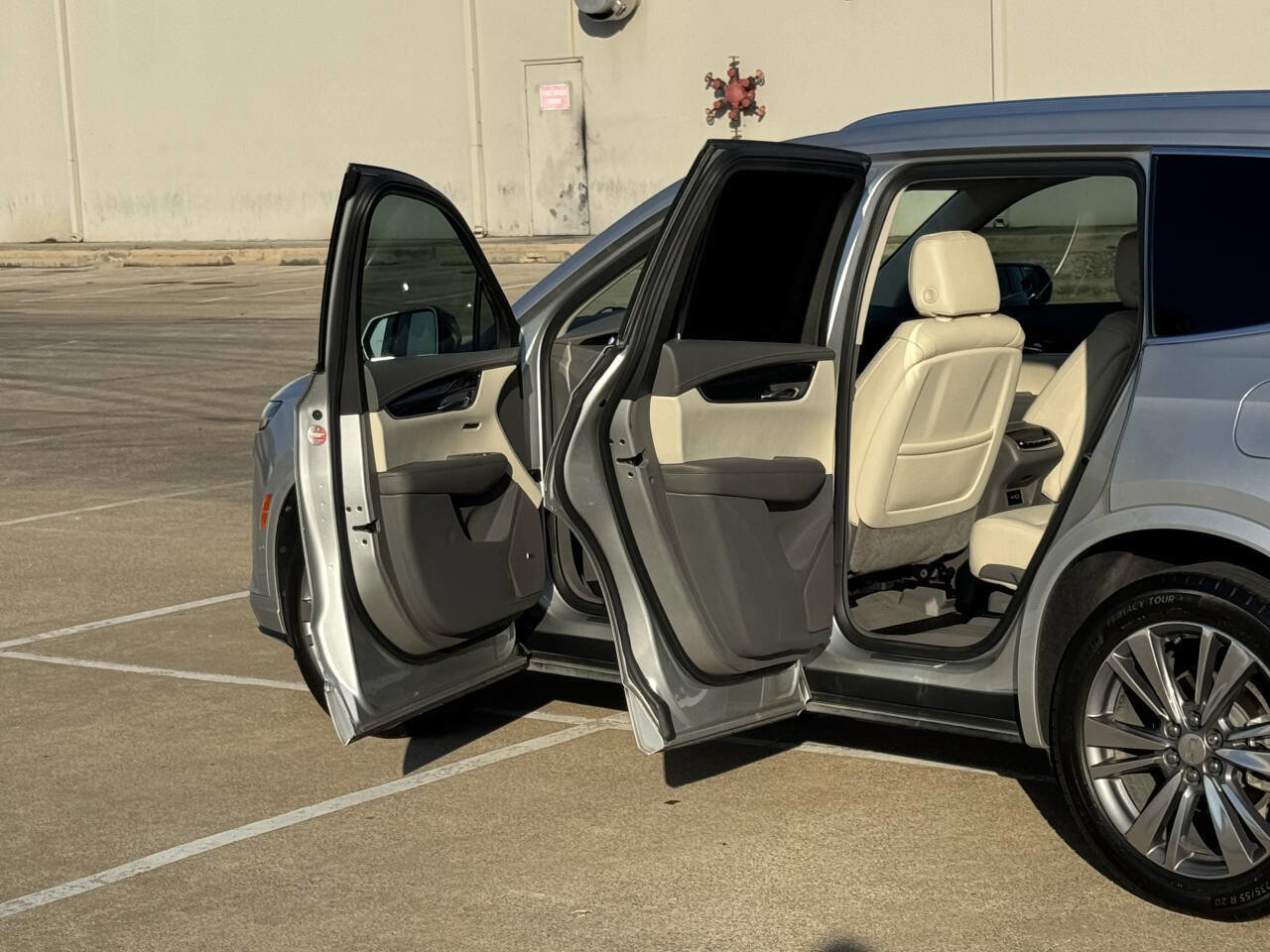 Used 2020 Cadillac XT6 Premium Luxury image 18