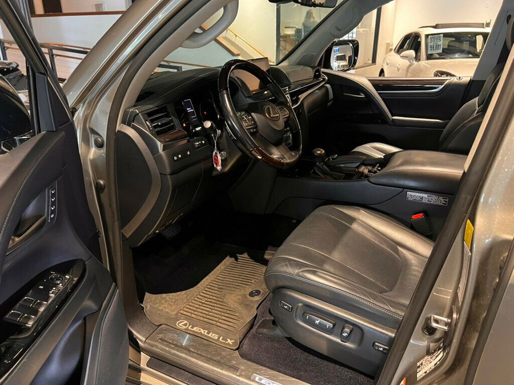 Used 2018 Lexus LX 570 4WD image 15