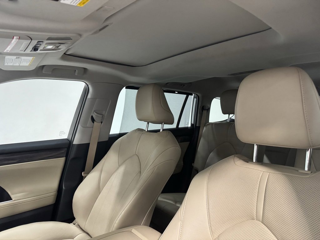 Used 2023 Toyota Highlander L image 23
