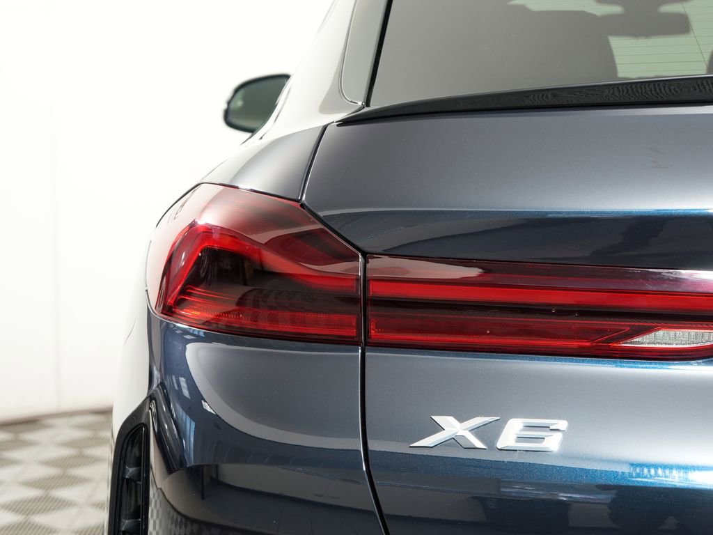 Used 2025 BMW X6 xDrive40i w/ Premium Package image 12