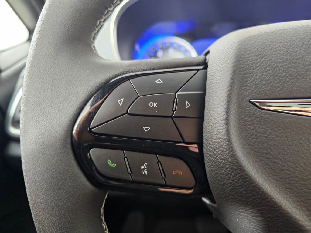 New 2026 Chrysler Pacifica Limited w/ S Appearance Package image 24