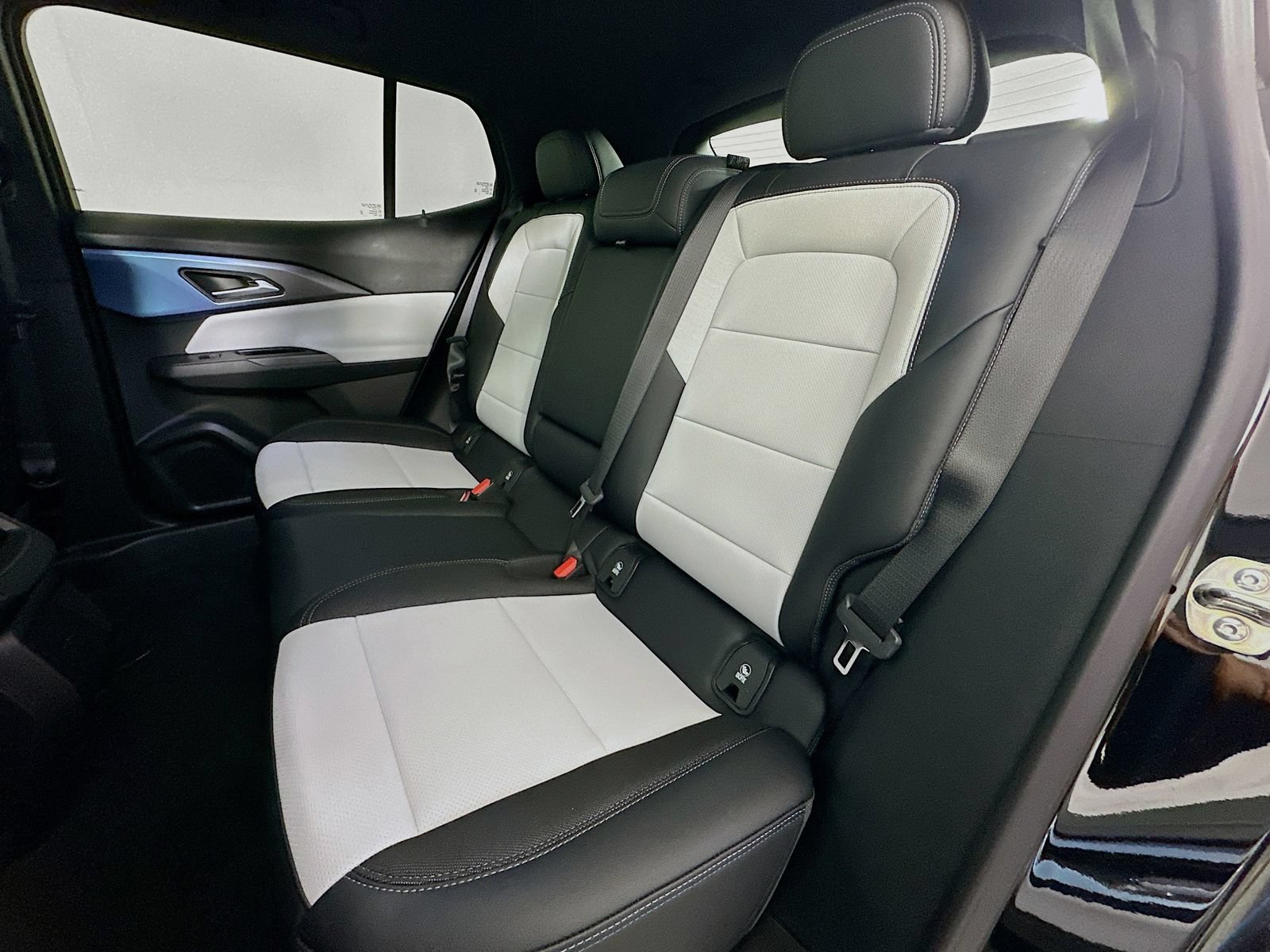 New 2026 Chevrolet Equinox EV LT AWD/4WD image 25