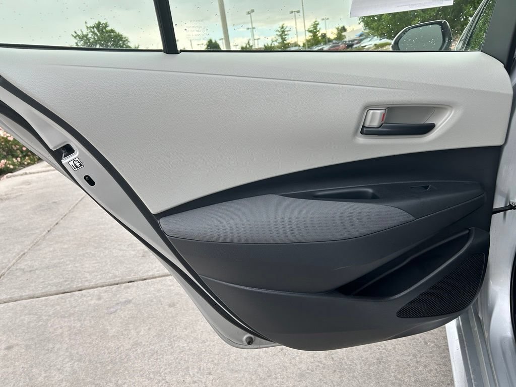 Used 2022 Toyota Corolla LE FWD image 24