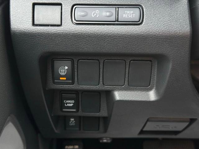 Certified 2025 Nissan Frontier SV image 25