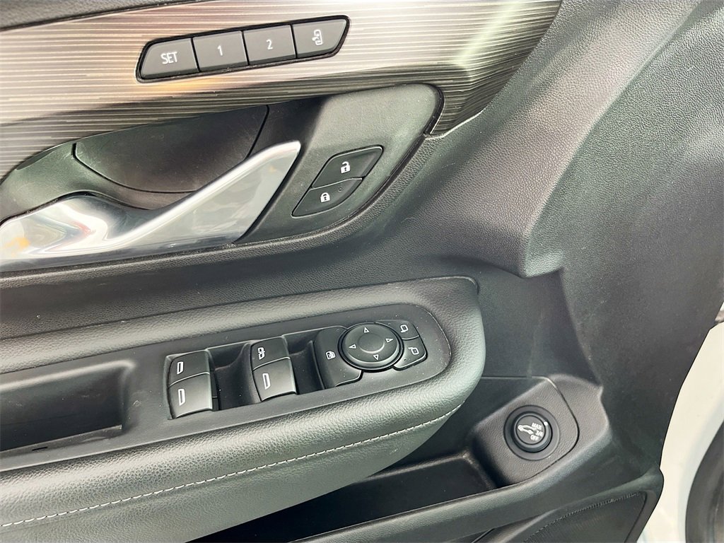 Used 2024 GMC Terrain SLT w/ LPO, Floor Liner Package image 17