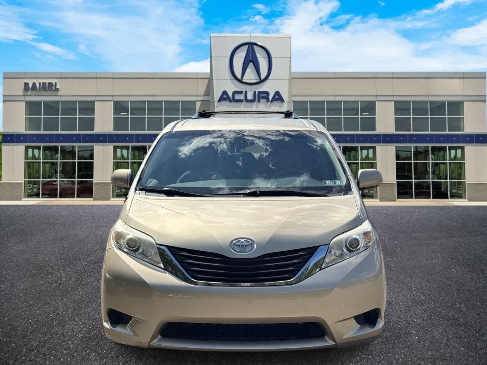 Used 2014 Toyota Sienna LE AWD/4WD image 8