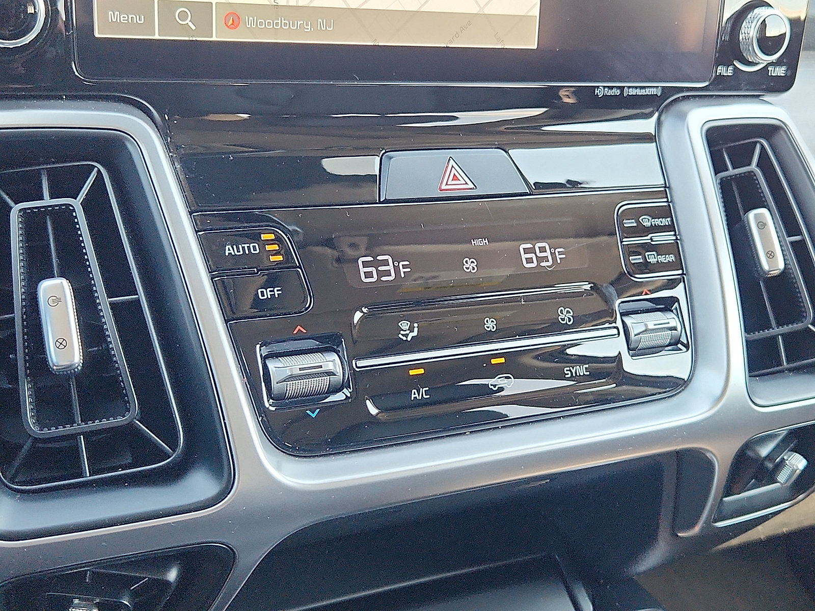 Used 2023 Kia Sorento S w/ Panoramic Sunroof Package AWD/4WD image 19