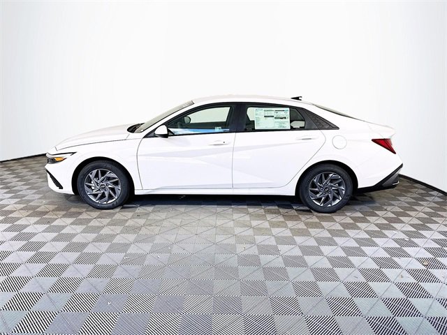 New 2025 Hyundai Elantra Blue image 5