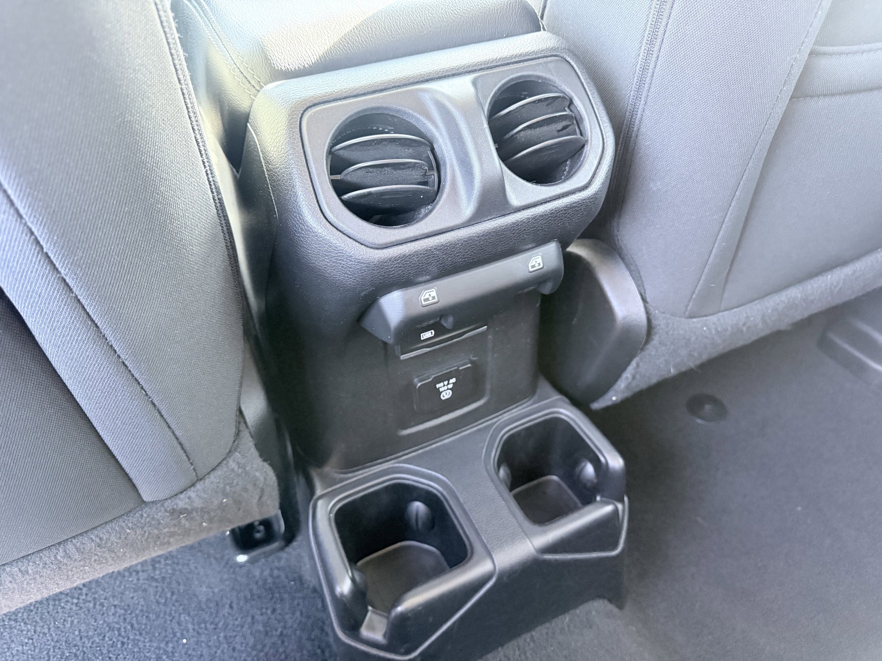 Used 2021 Jeep Wrangler Unlimited Sahara image 31