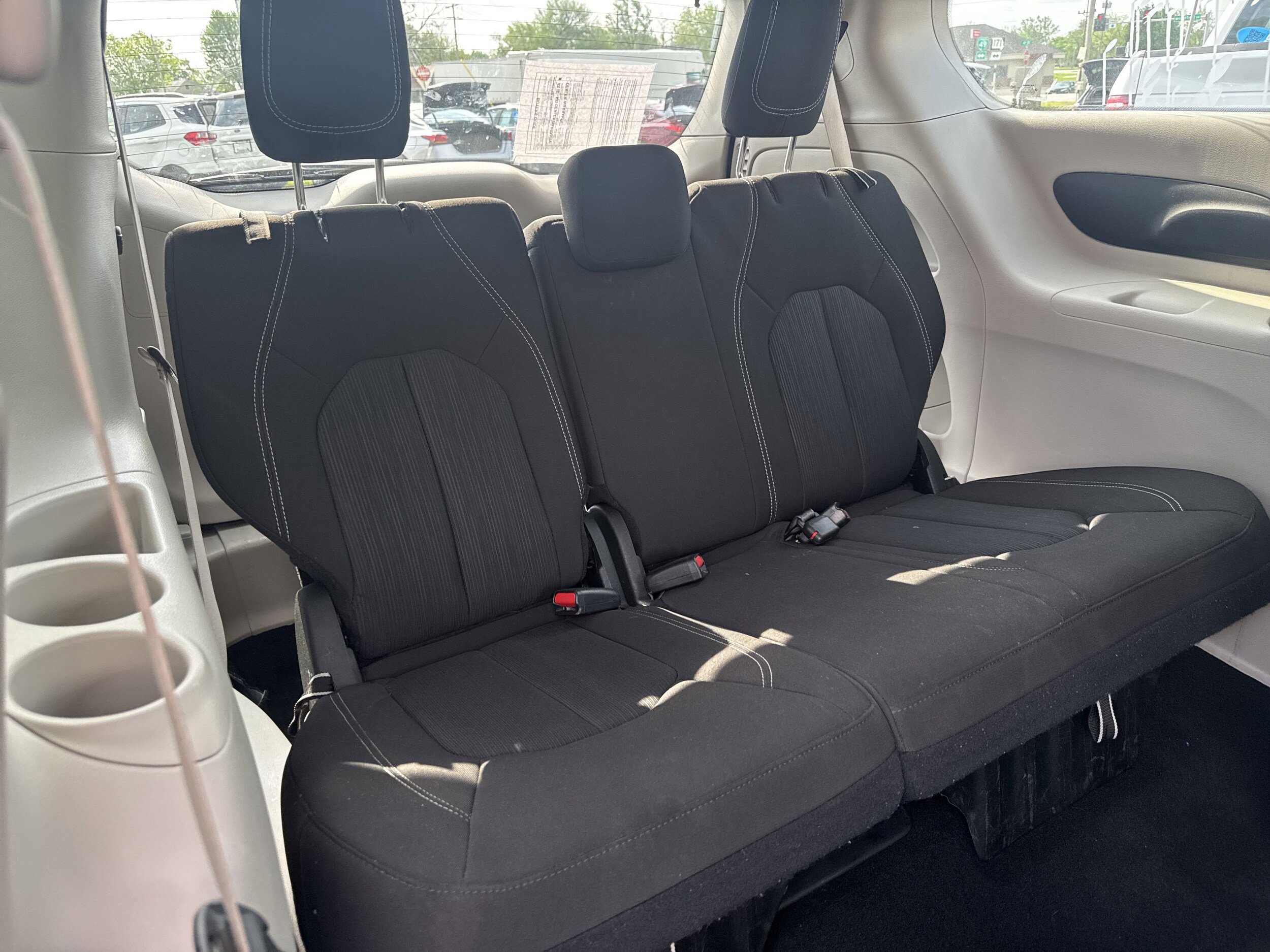 Used 2023 Chrysler Voyager LX image 13