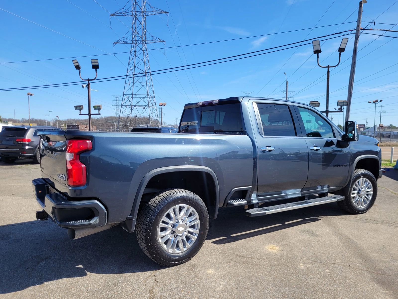 Used 2020 Chevrolet Silverado 3500 High Country w/ Technology Package image 9