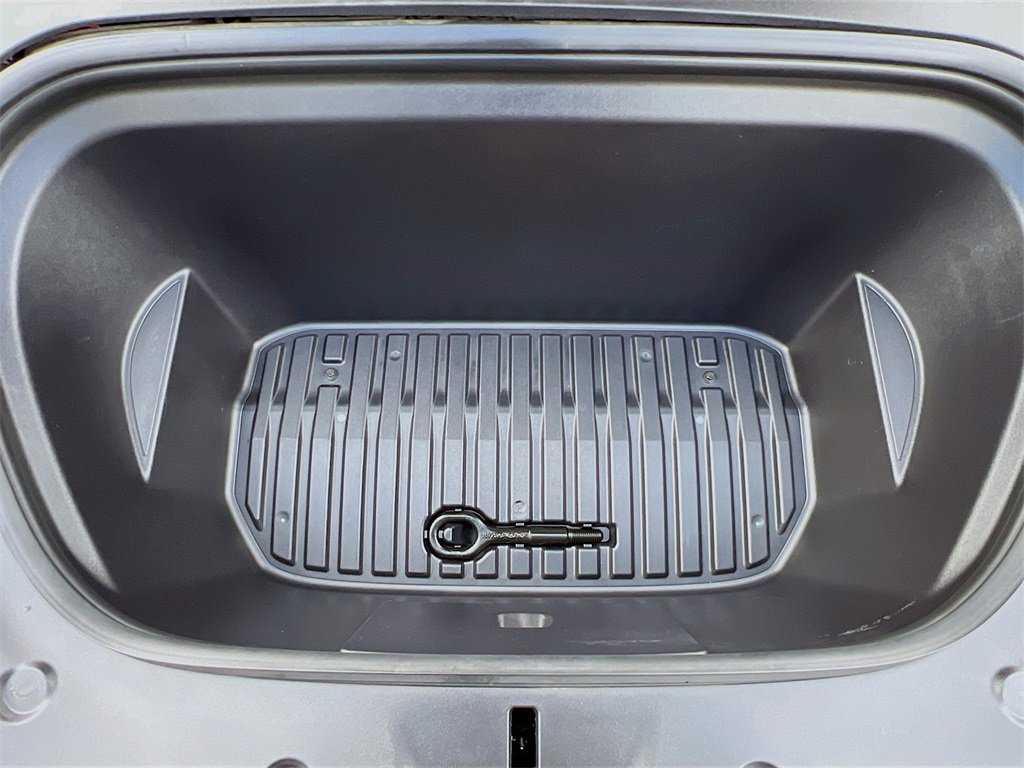 Used 2020 Tesla Model Y Long Range image 28