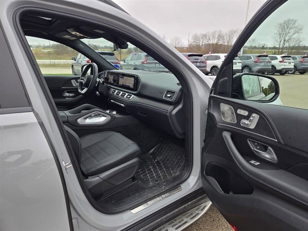 Used 2024 Mercedes-Benz GLS 450 4MATIC image 18