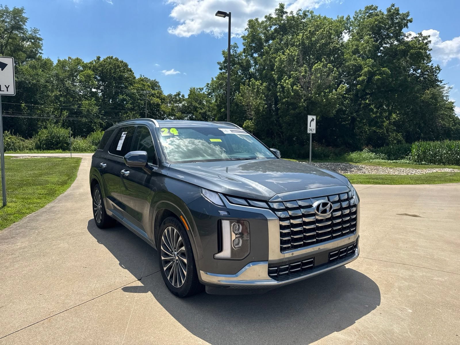 Used 2024 Hyundai Palisade Calligraphy AWD/4WD image 3