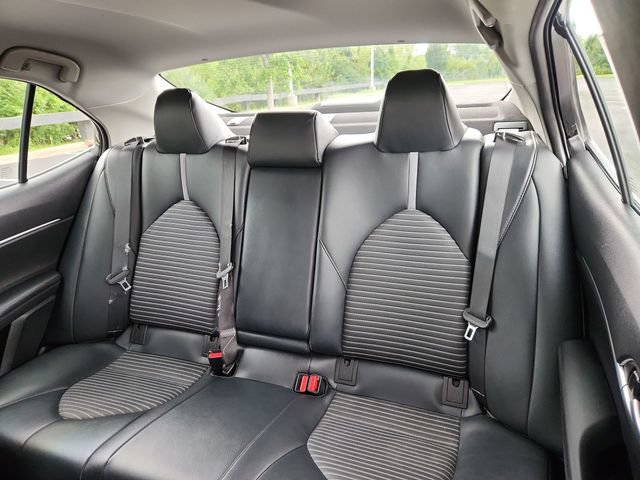 Used 2019 Toyota Camry SE w/ Carpet Mat Package FWD image 25