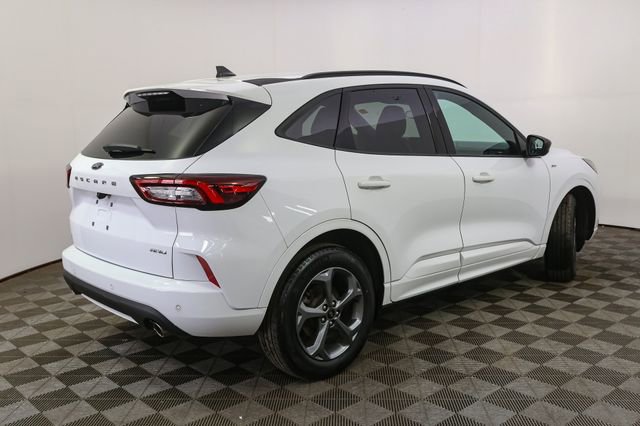 Used 2023 Ford Escape ST-Line w/ Tech Pack #1 AWD/4WD image 13