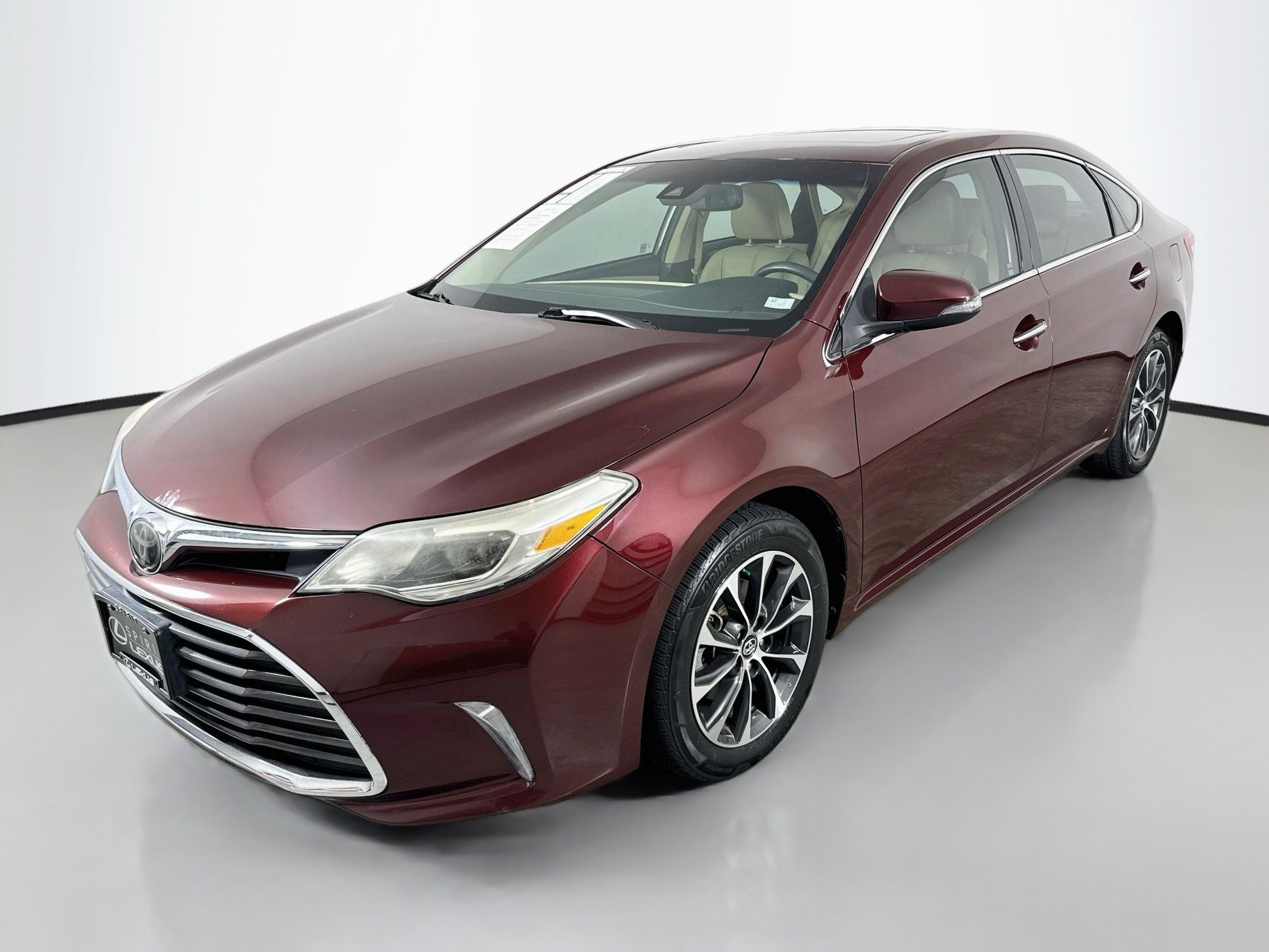 Used 2018 Toyota Avalon XLE Premium w/ Carpet Mat Package FWD image 3