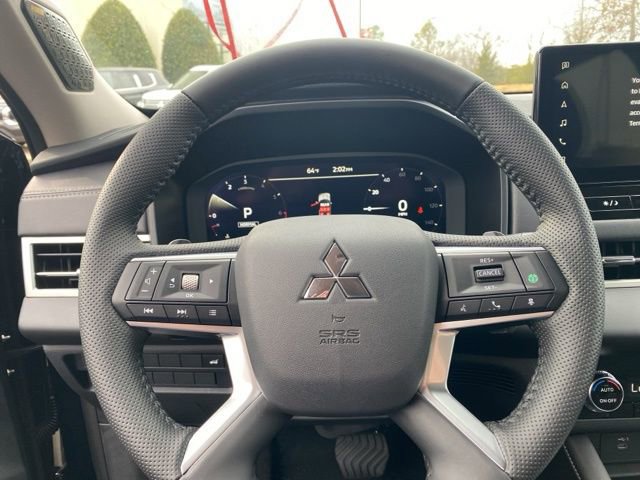 New 2025 Mitsubishi Outlander SE image 24