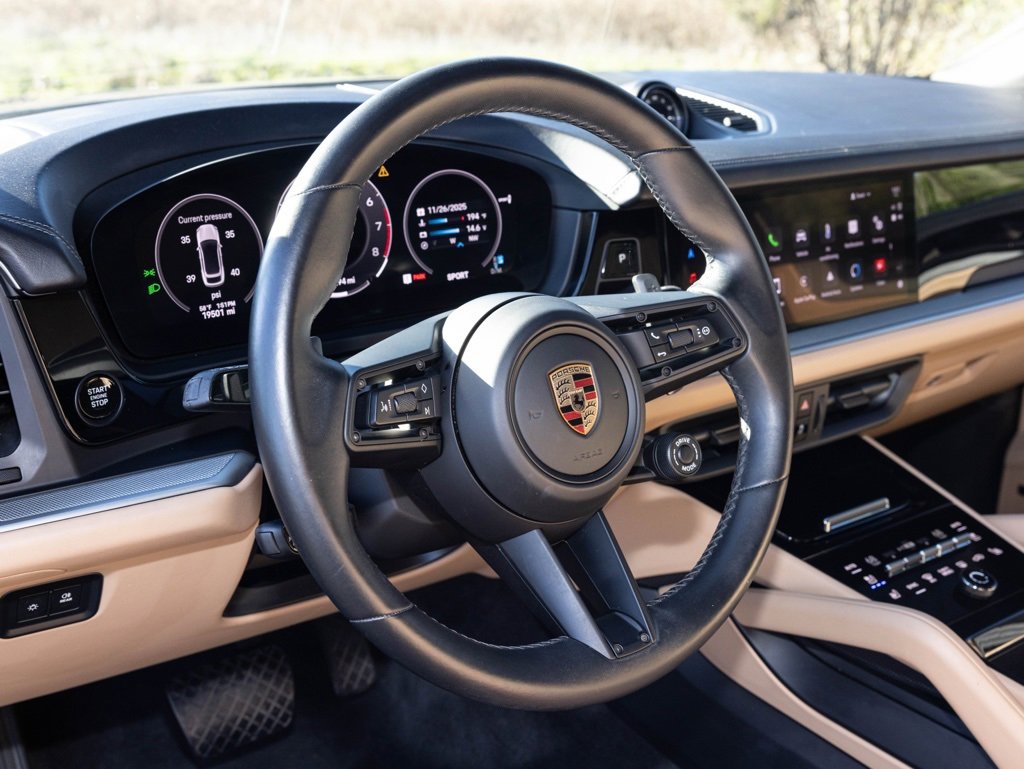 Used 2024 Porsche Cayenne Coupe image 22