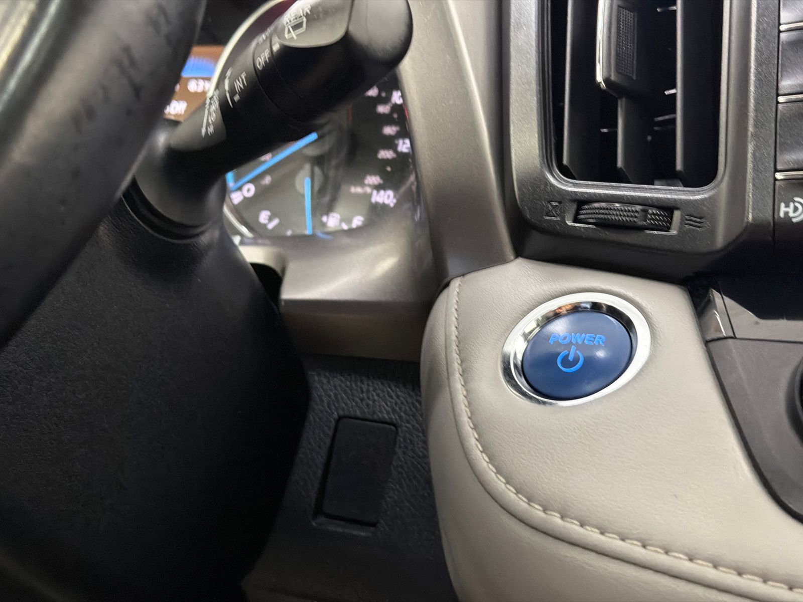 Used 2018 Toyota RAV4 XLE AWD/4WD image 26