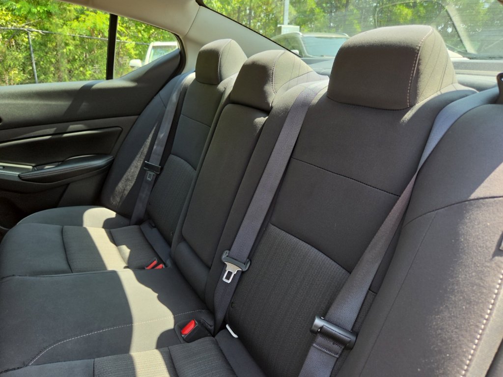 Used 2025 Nissan Altima 2.5 SV FWD image 32