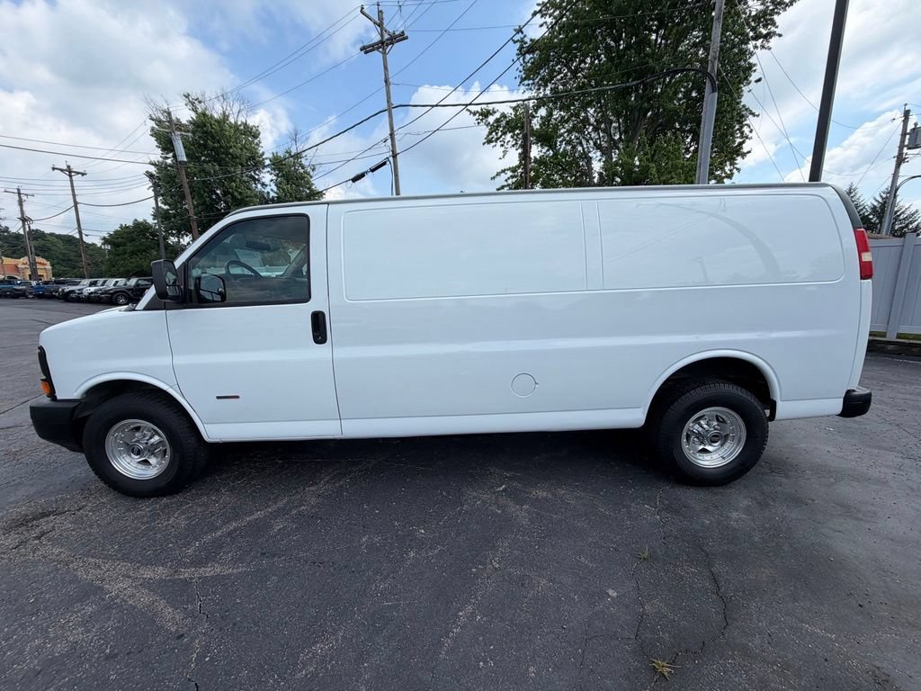 Used 2014 Chevrolet Express 2500 Extended RWD image 31