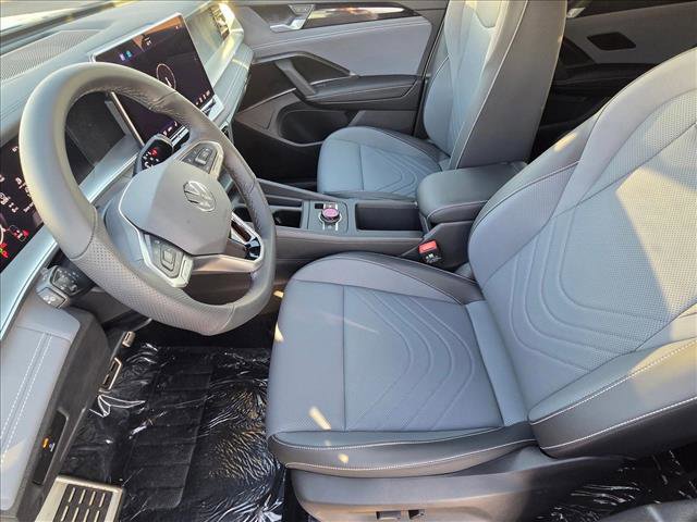 New 2026 Volkswagen Tiguan SE R-Line FWD image 4