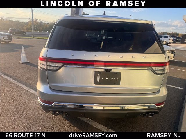 Certified 2021 Lincoln Aviator Reserve AWD/4WD image 4