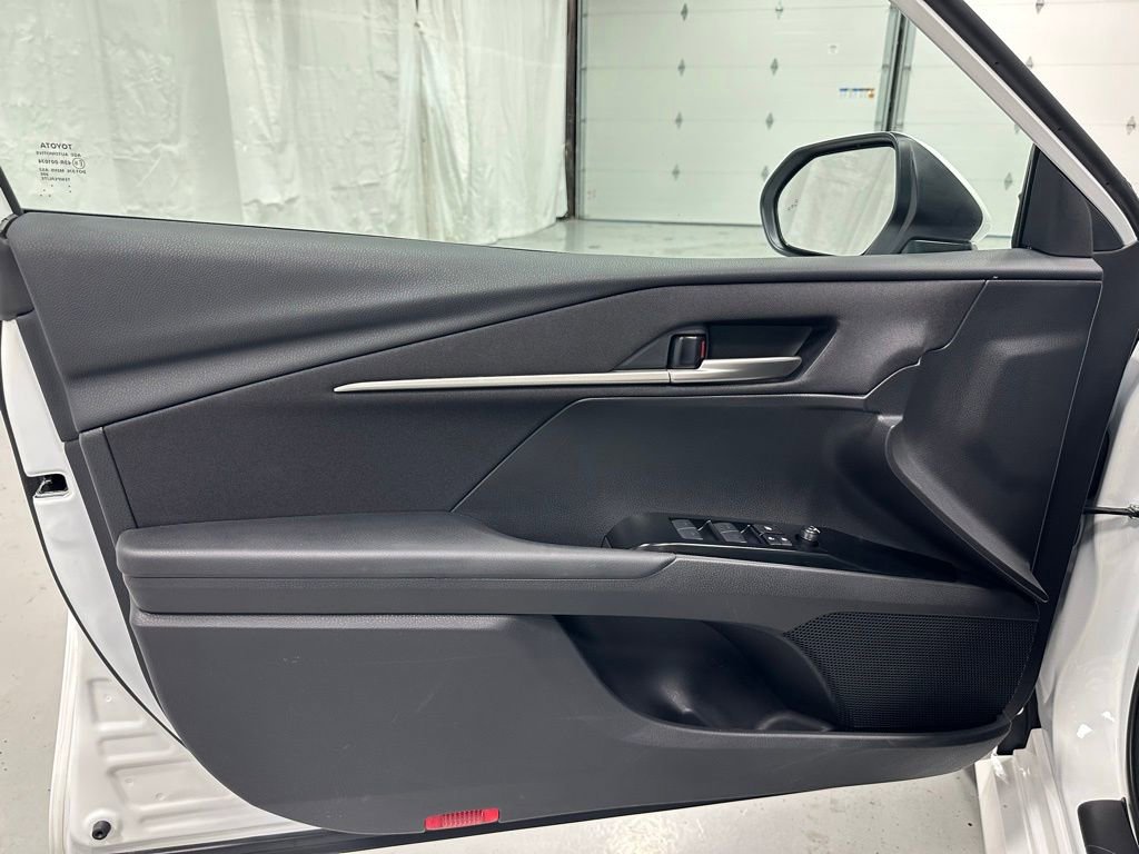 Used 2026 Toyota Camry LE FWD image 8