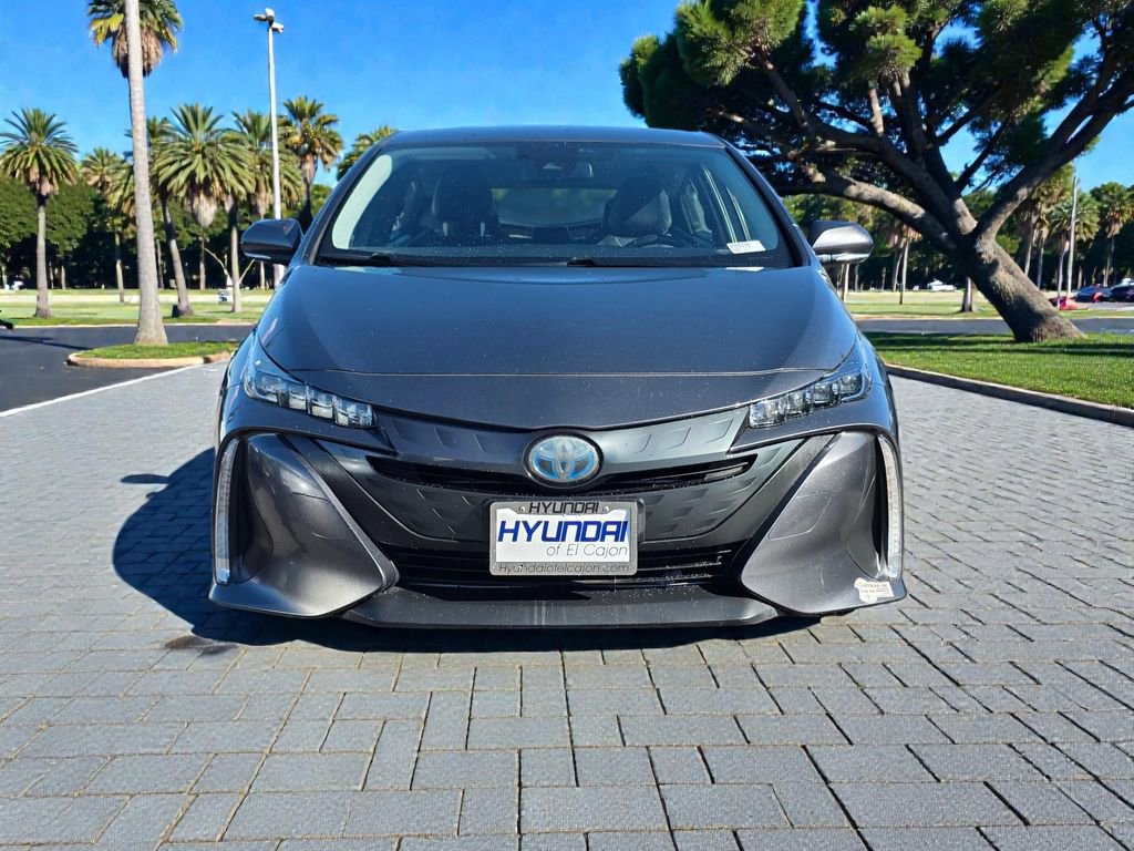 Used 2020 Toyota Prius Prime XLE image 3