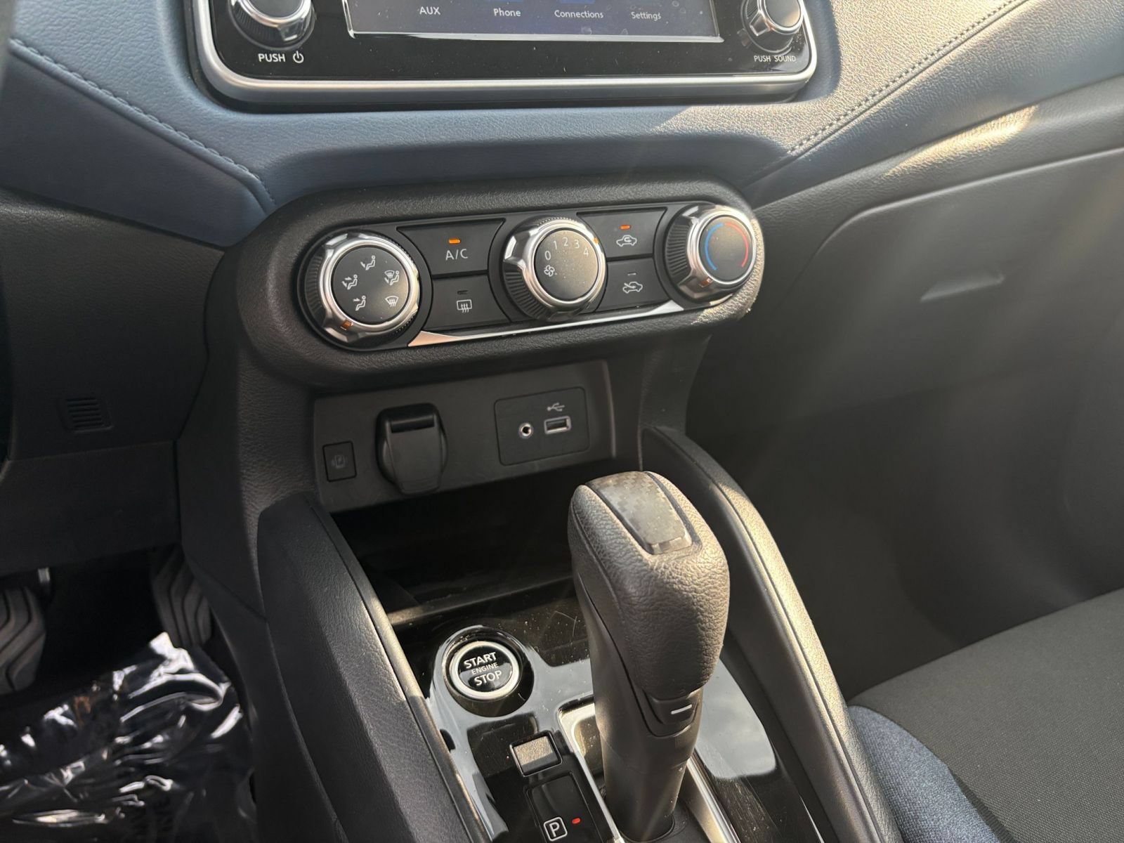 Used 2025 Nissan Versa SV FWD image 17