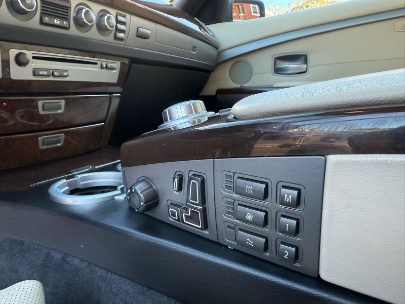 Used 2007 BMW 750i RWD image 70