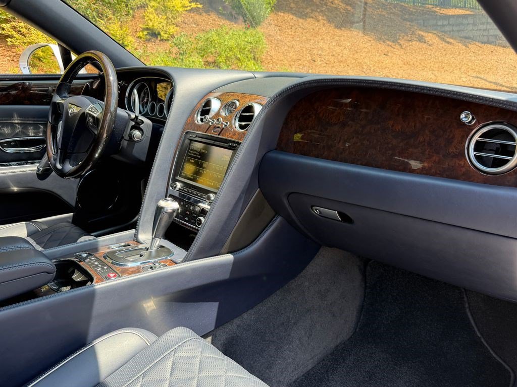 Certified 2018 Bentley Flying Spur V8 AWD/4WD image 3