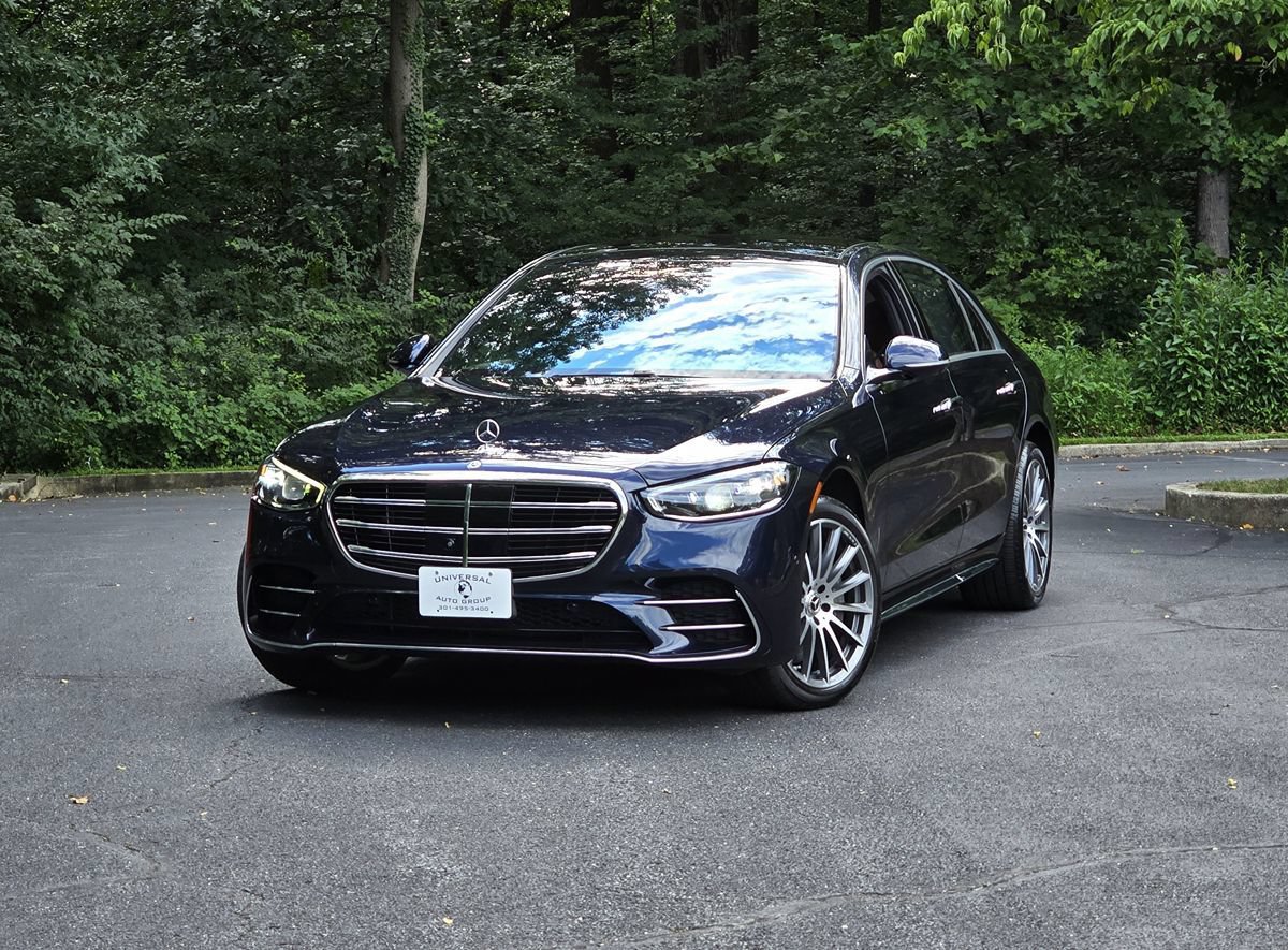 Used 2023 Mercedes-Benz S 500 4MATIC image 1