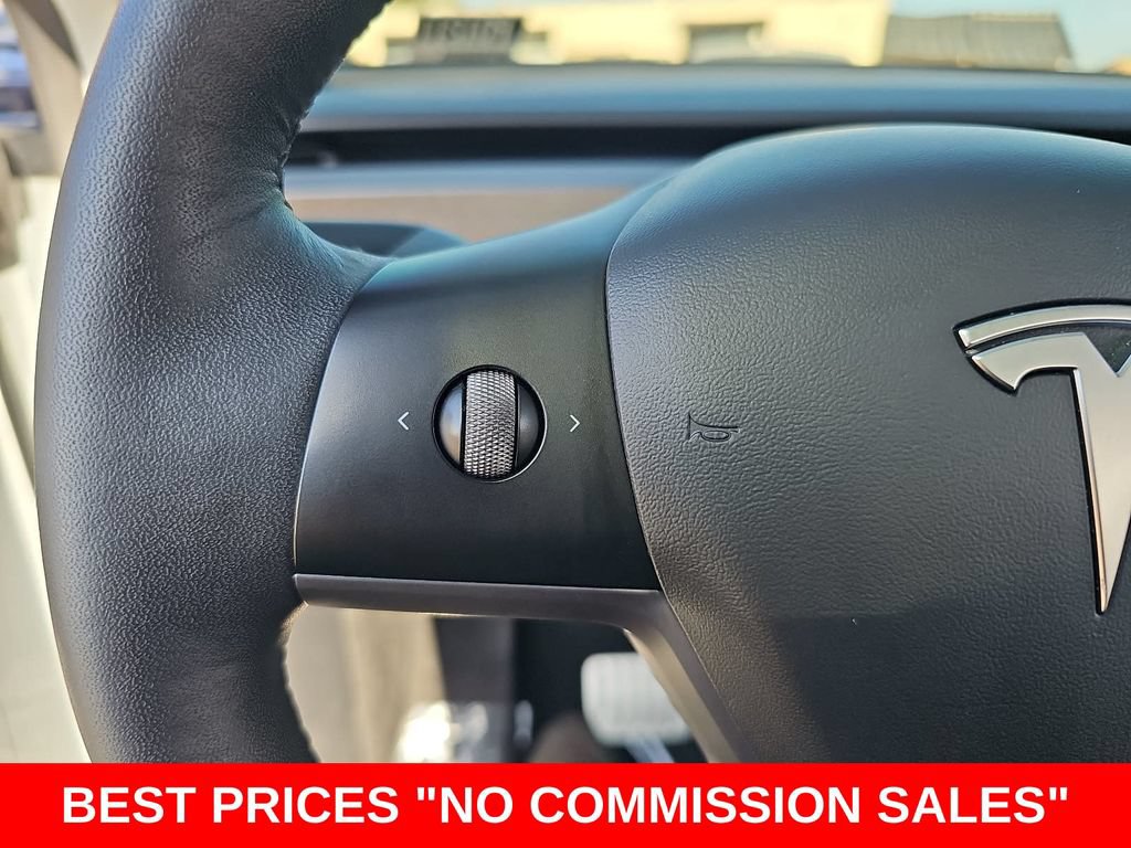 Used 2022 Tesla Model Y Performance AWD/4WD image 17