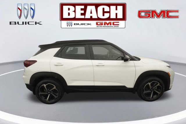 Used 2022 Chevrolet TrailBlazer RS w/ Sun and Liftgate Package AWD/4WD image 2