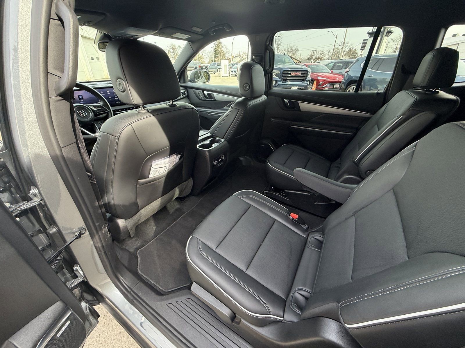 Used 2025 Buick Enclave Preferred image 5
