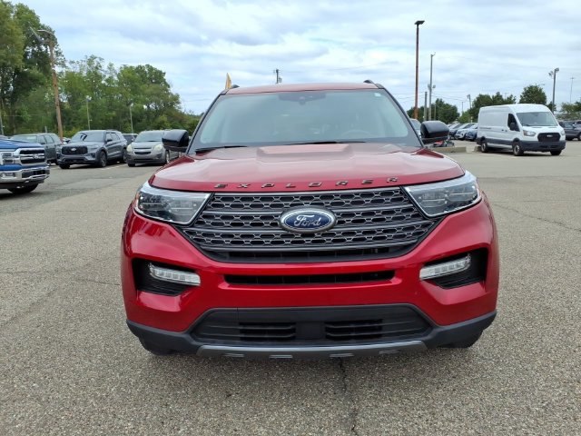 Certified 2023 Ford Explorer XLT w/ Equipment Group 202A AWD/4WD image 2