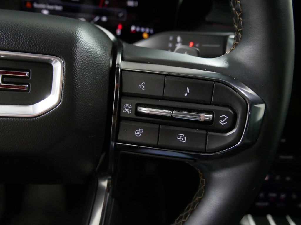 Used 2024 GMC Acadia AT4 image 23