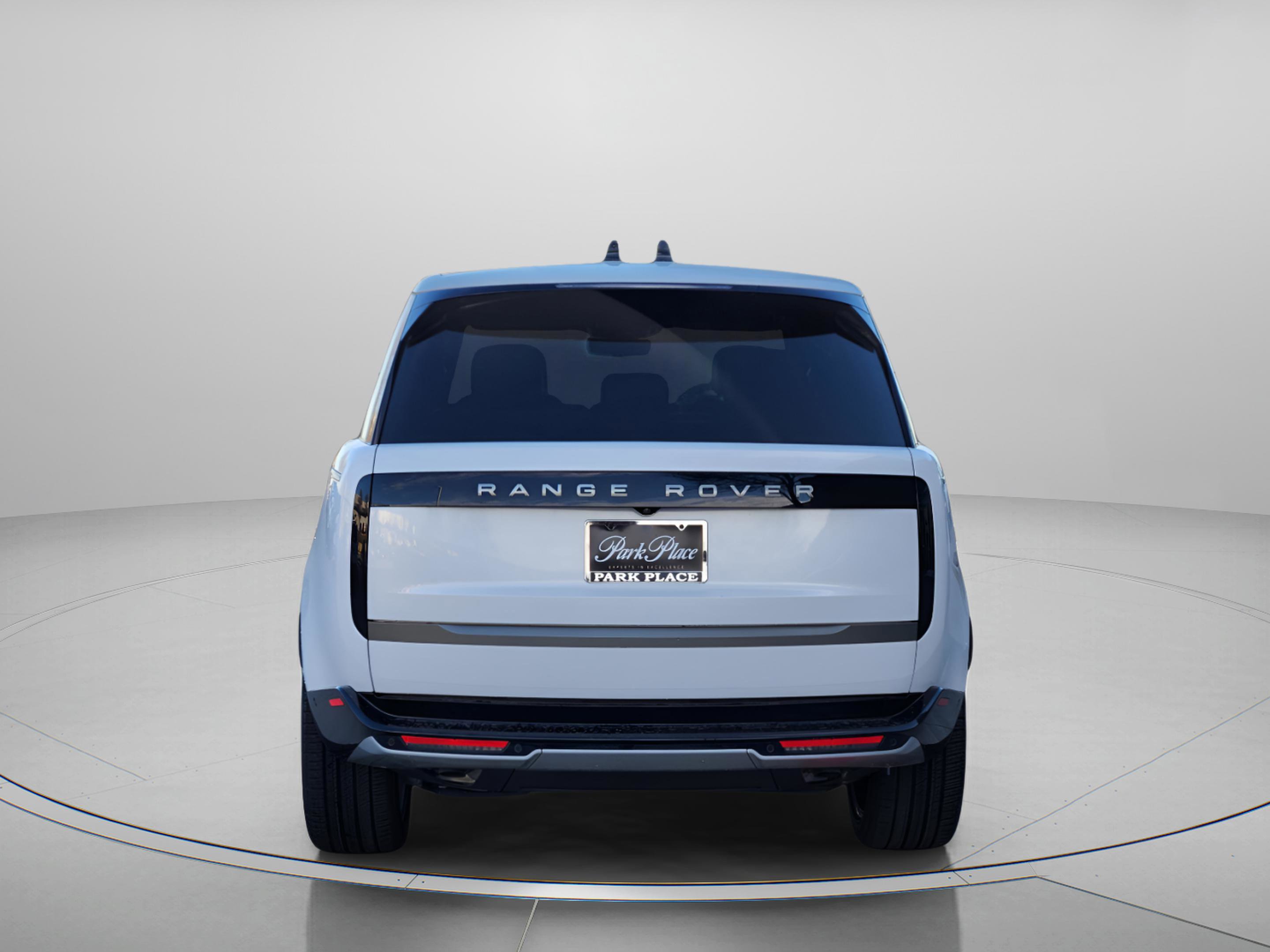 New 2025 Land Rover Range Rover SE AWD/4WD image 4