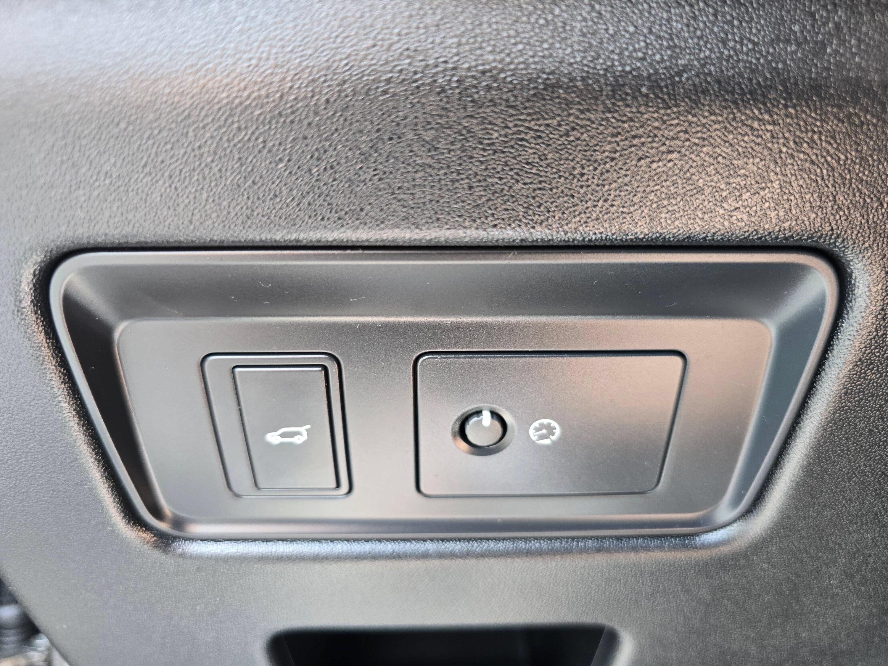 Used 2020 Land Rover Discovery Landmark AWD/4WD image 31