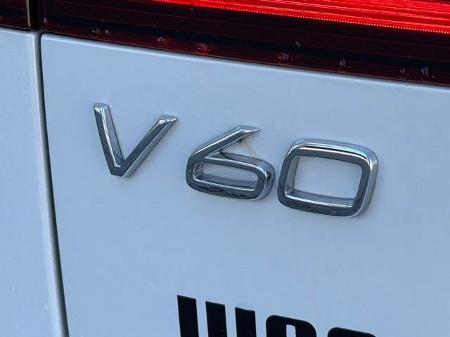 Used 2025 Volvo V60 B5 Cross Country Plus image 41