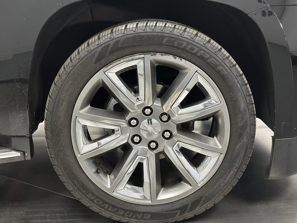 Used 2017 Chevrolet Suburban Premier RWD image 30